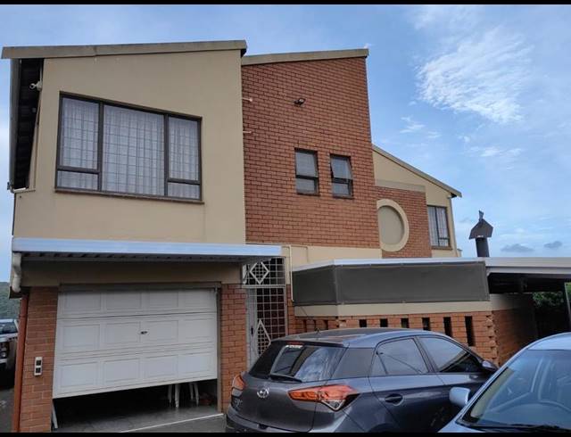 3 BEDROOM COMPLEX FOR SALE IN RESERVOIR HILLS